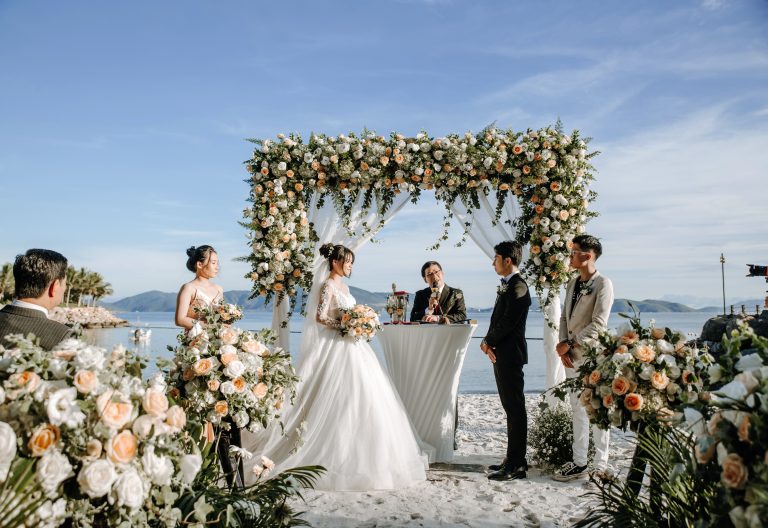 Quay phim phóng sự cưới là gì
